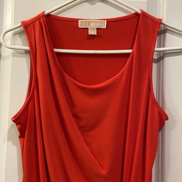 Michael Michael Kors Asymmetrical Sleeveless Blouse with Gold Buckle - Picture 2 of 9